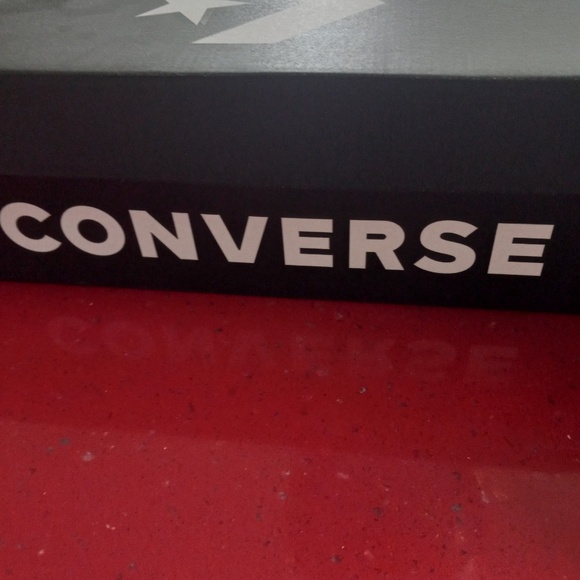 Converse- Chuck Taylor Allstar- High Tops- Women's SZ 8- NWOT - Picture 4 of 8